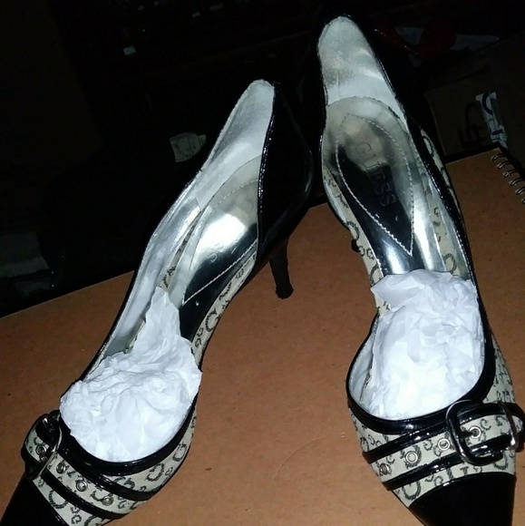 NWOT open side Guess kitten heels! - Picture 3 of 5